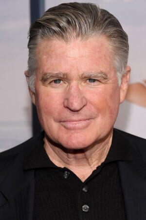 How tall is Treat Williams?